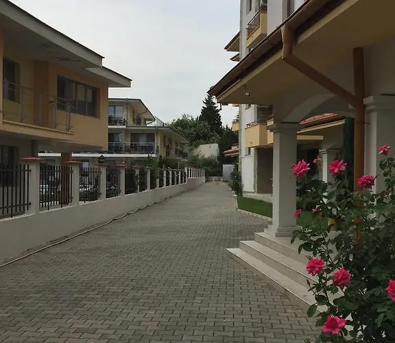 C32 In Dream Complex