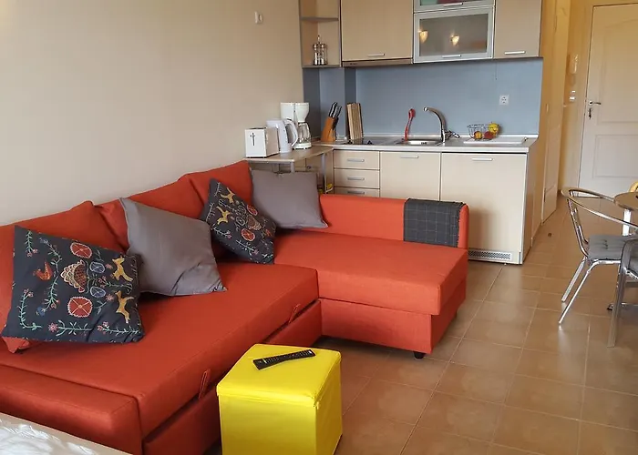 C32 In Dream Complex *